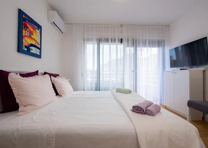 Apartment S'akvarel 6 - New & Modern *